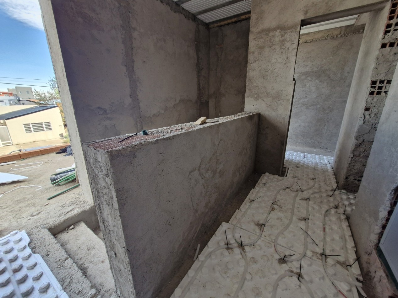 CASA DUPLEX 2 HAB EN B° CINCO SOLES - PLOTTIER