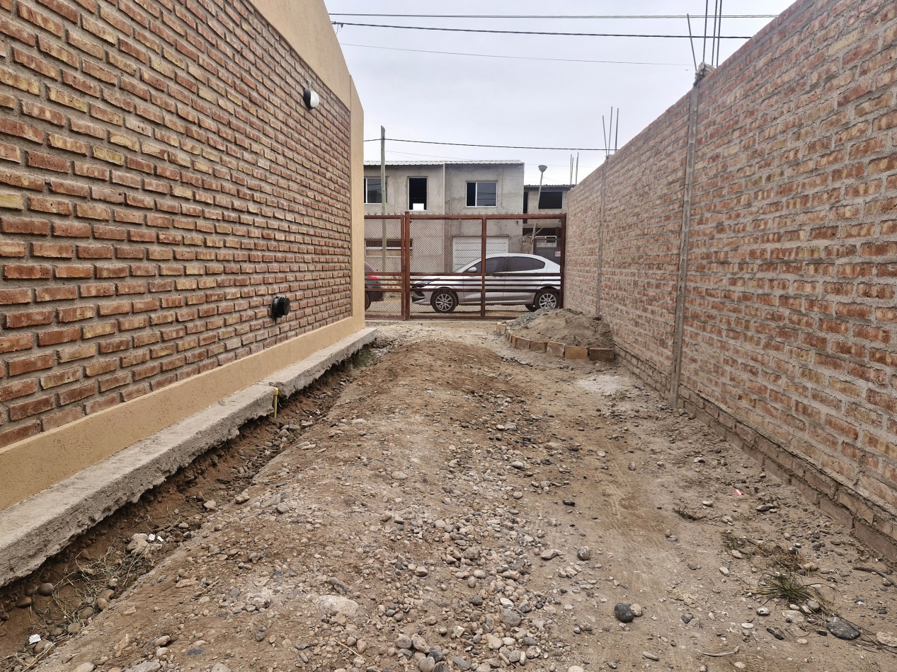 VENTA | CASA 2 HAB EN B° JUVENTUD Y DESARROLLO | CIPOLLETTI