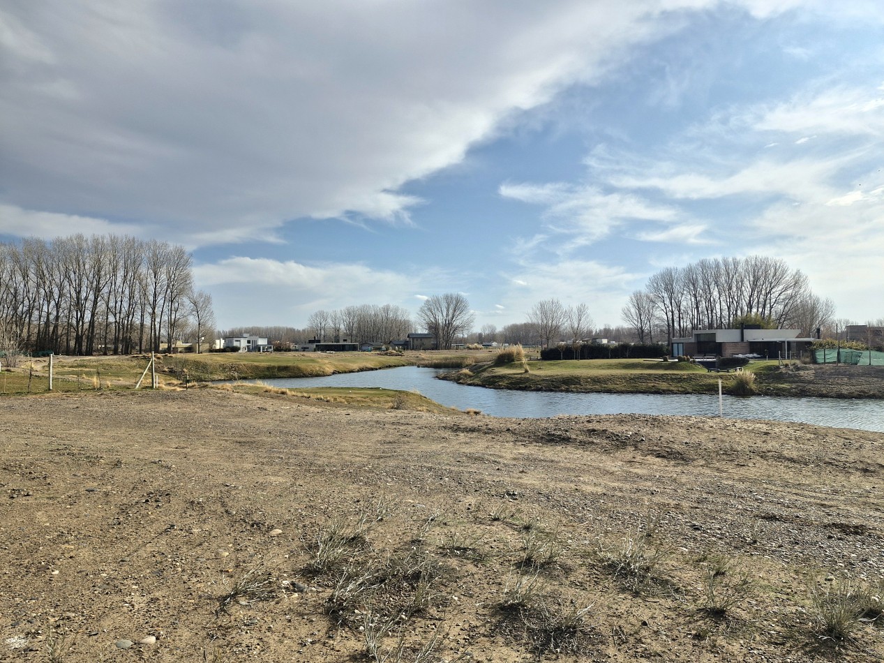 VENTA | TERRENO EN LOS CANALES DE PLOTTIER