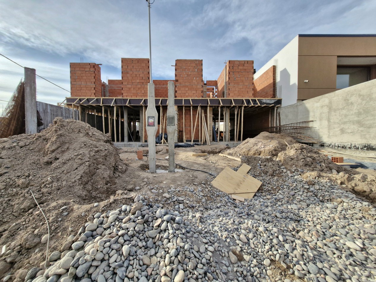 VENTA | CASA DUPLEX 3 HAB EN POZO EN B° TIERRA MANSA | CENTENARIO