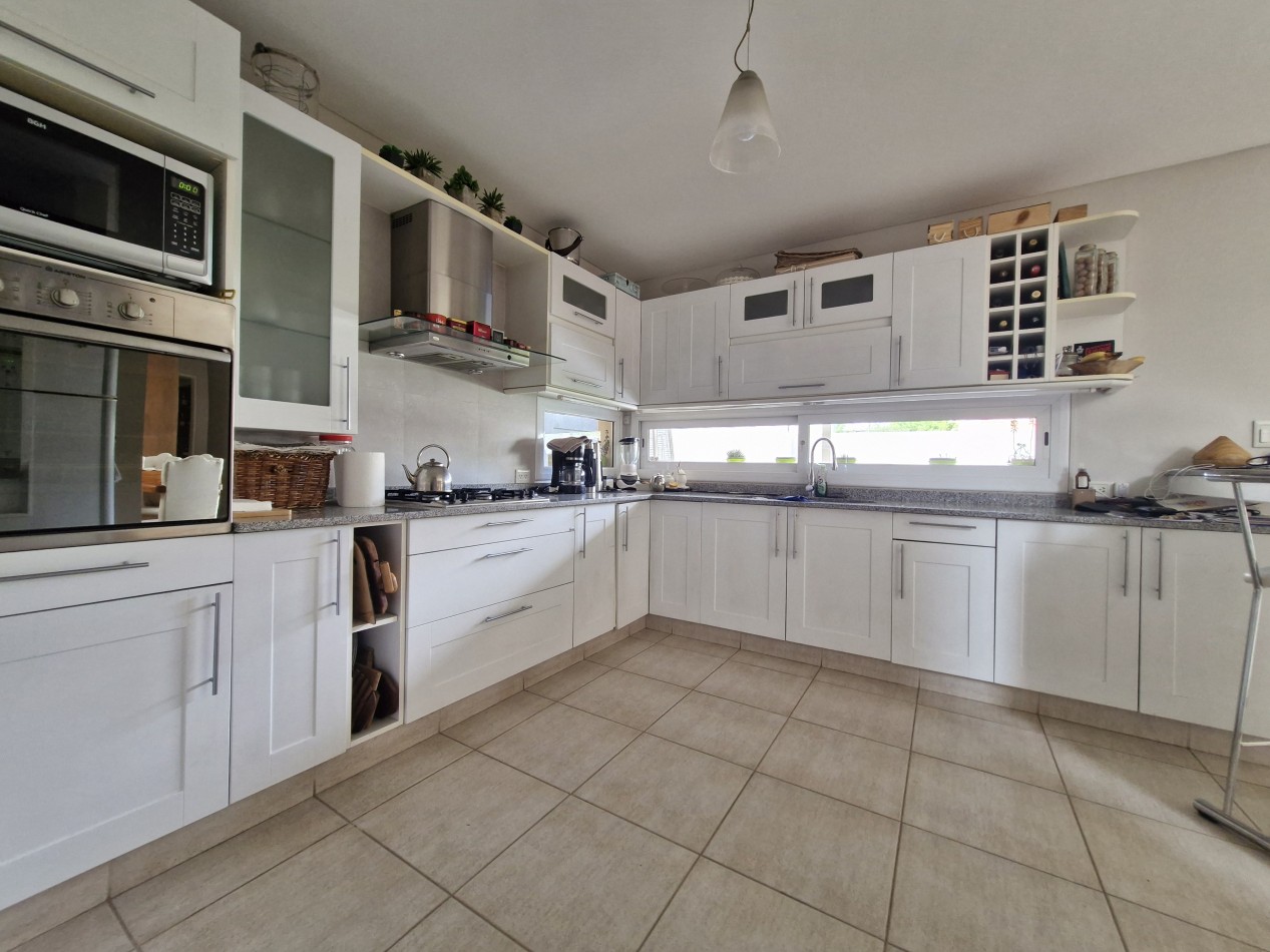 VENTA | CASA 3 HAB EN B° MANZANAR | CIPOLLETTI