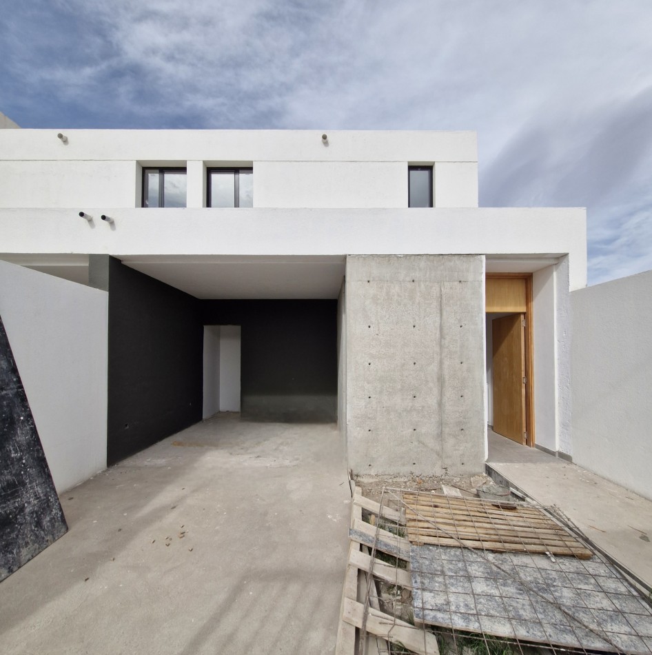 CASA DUPLEX 2 HAB EN B° CINCO SOLES - PLOTTIER