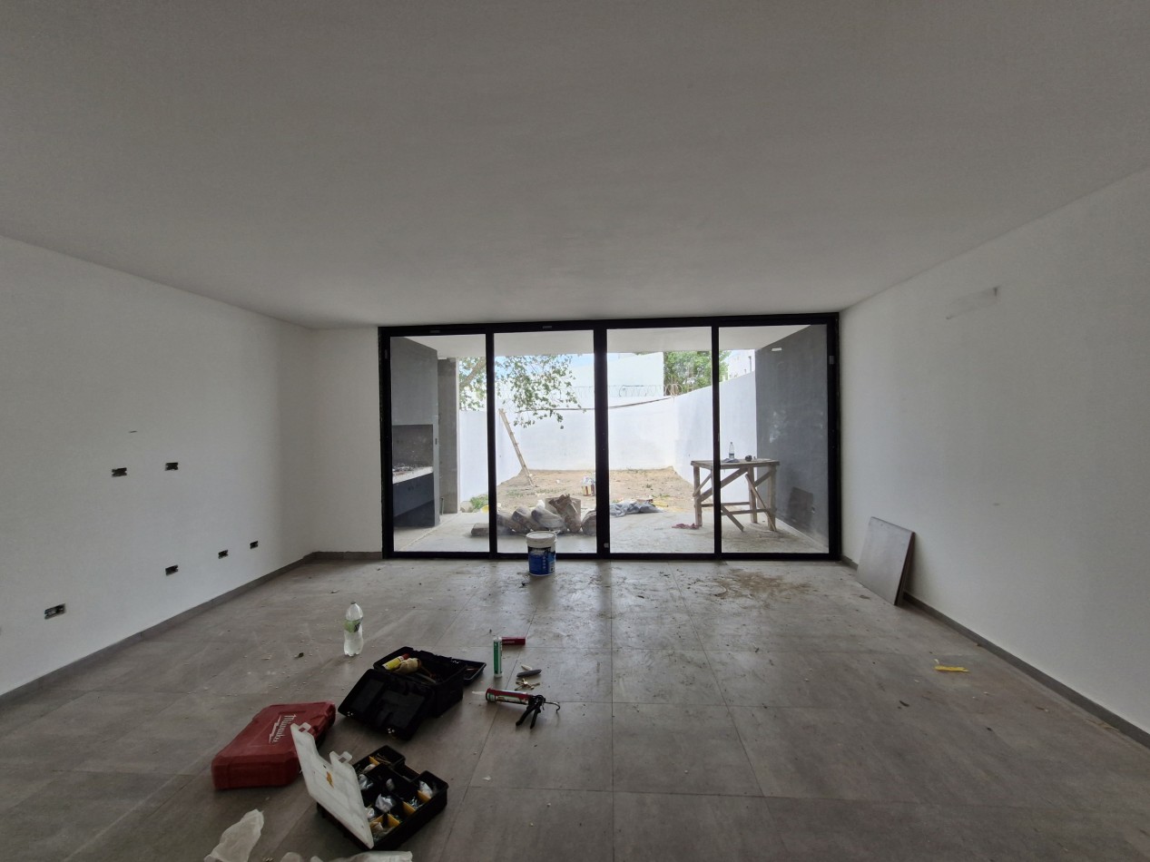 CASA DUPLEX 2 HAB EN B° CINCO SOLES - PLOTTIER