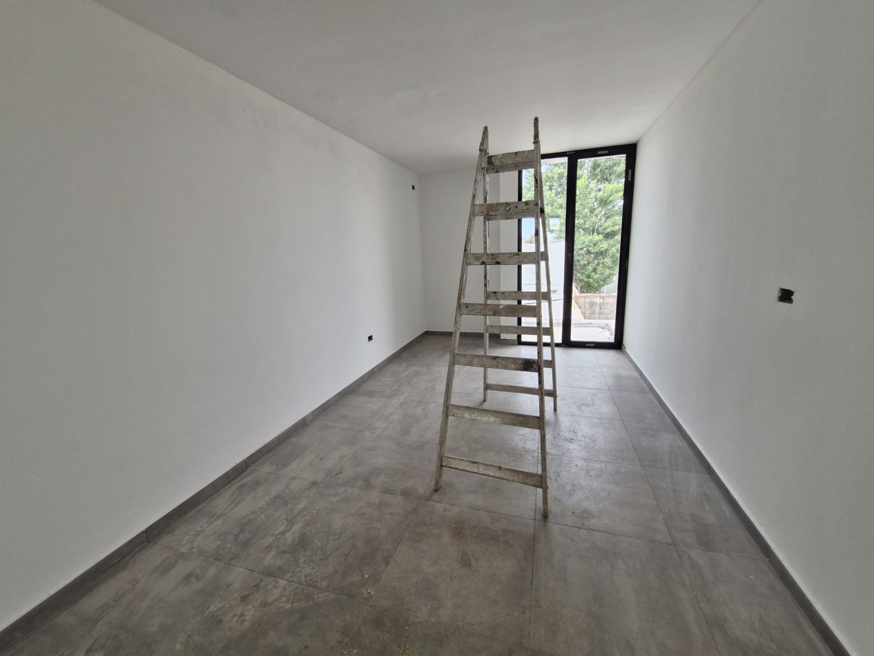 CASA DUPLEX 2 HAB EN B° CINCO SOLES - PLOTTIER