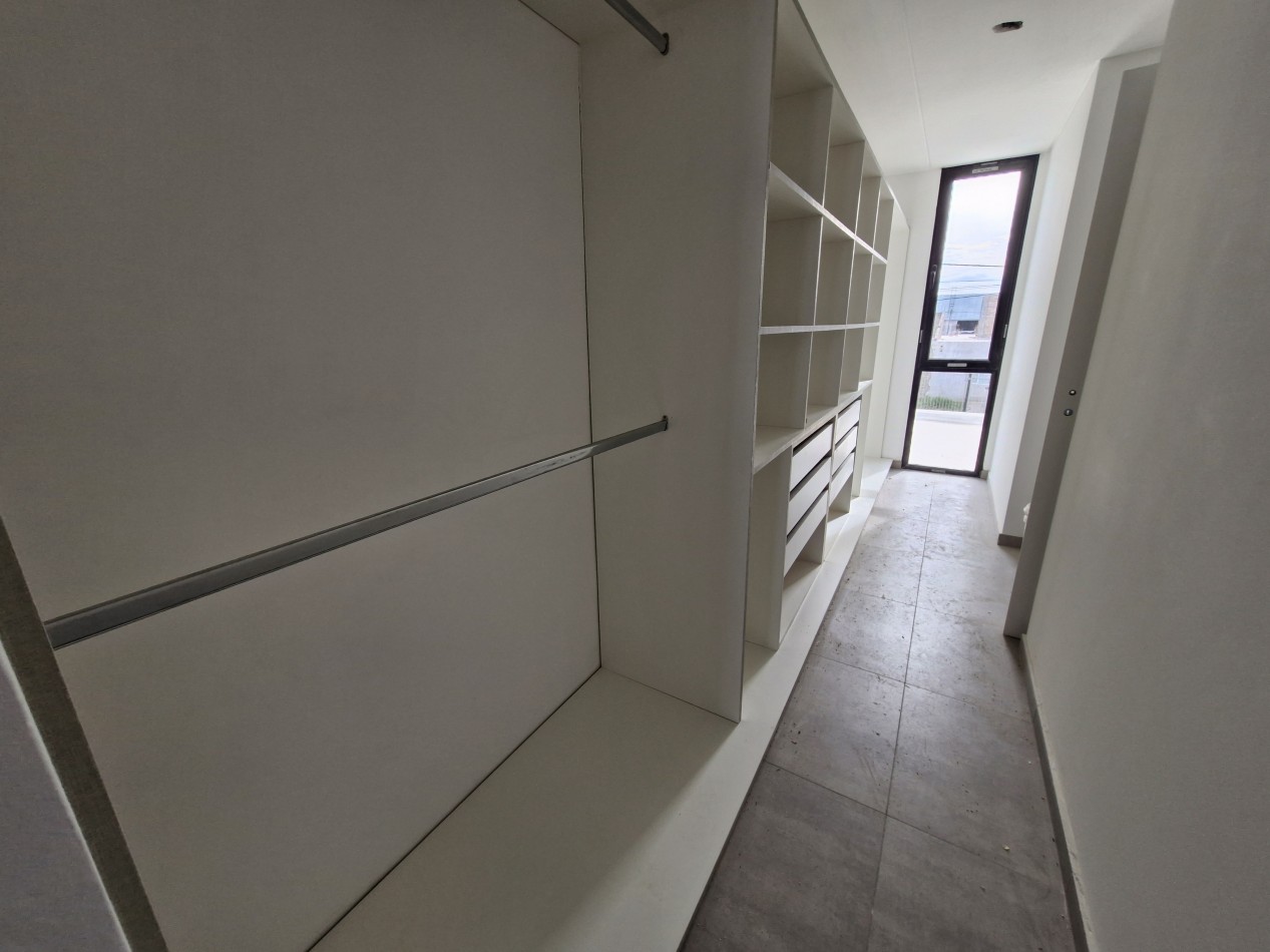 CASA DUPLEX 2 HAB EN B° CINCO SOLES - PLOTTIER