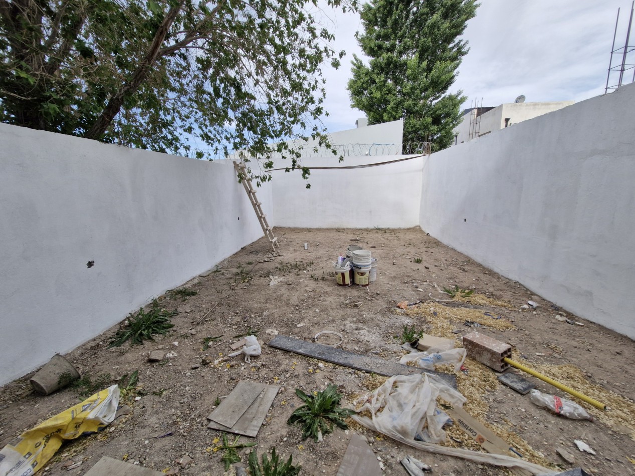 CASA DUPLEX 2 HAB EN B° CINCO SOLES - PLOTTIER